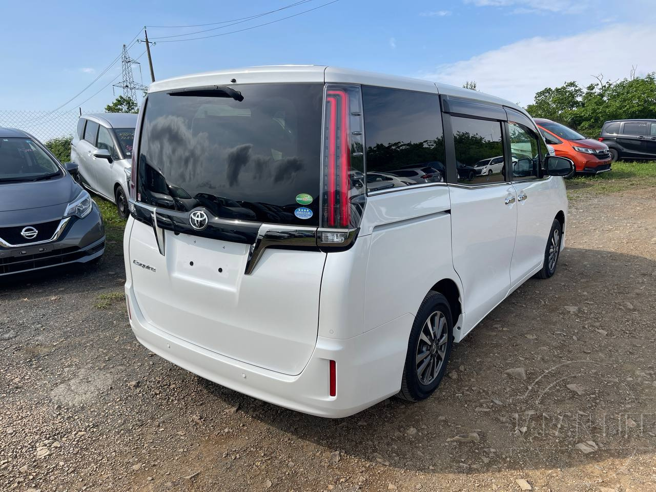 Фото Toyota Esquire - Japan Life 