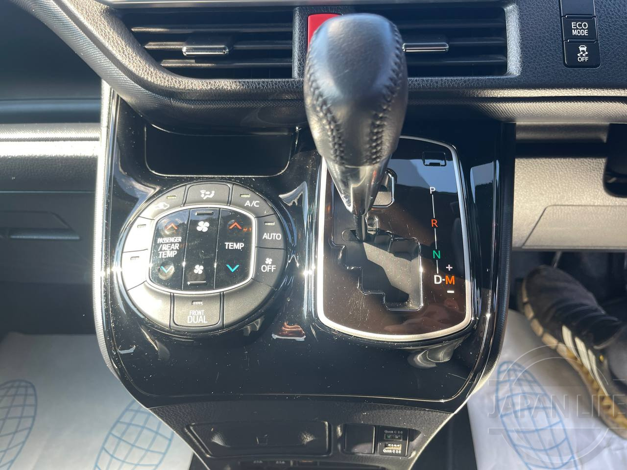 Фото Toyota Noah - Japan Life 