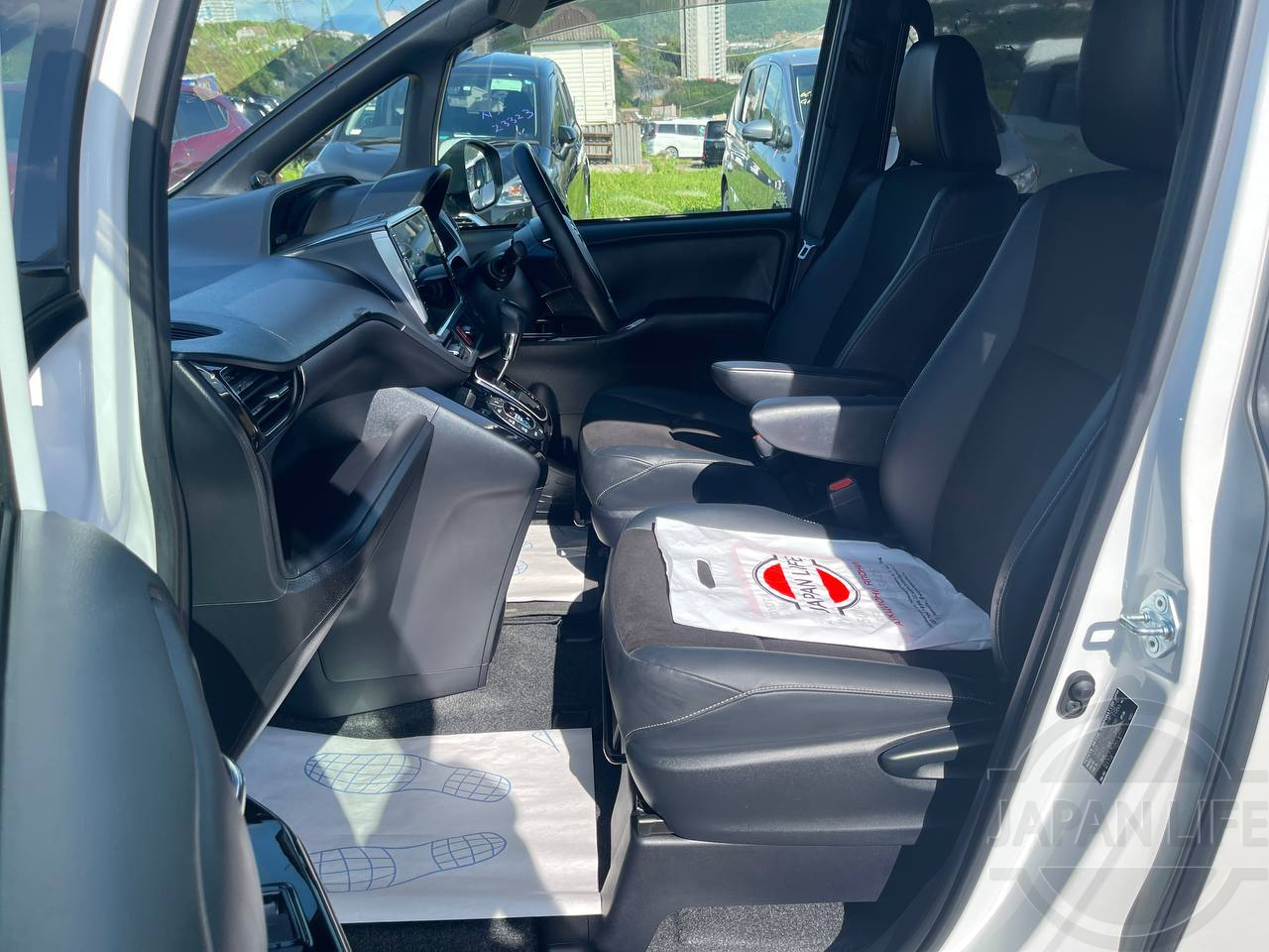 Фото Toyota Noah - Japan Life 