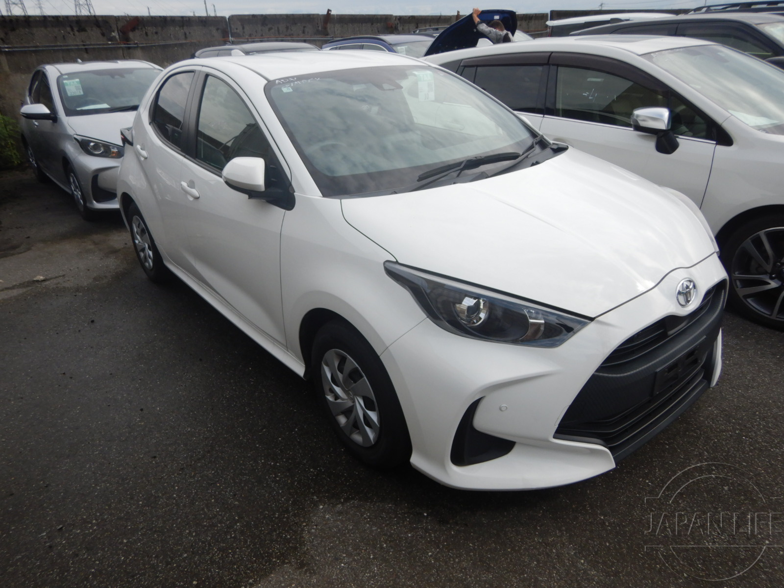 Фото Toyota Yaris - Japan Life 