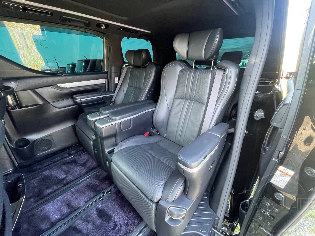 Фото Toyota Alphard - Japan Life 