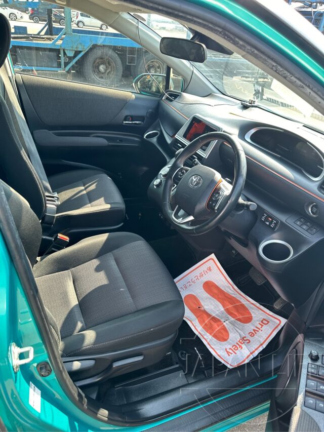 Фото Toyota Sienta - Japan Life 