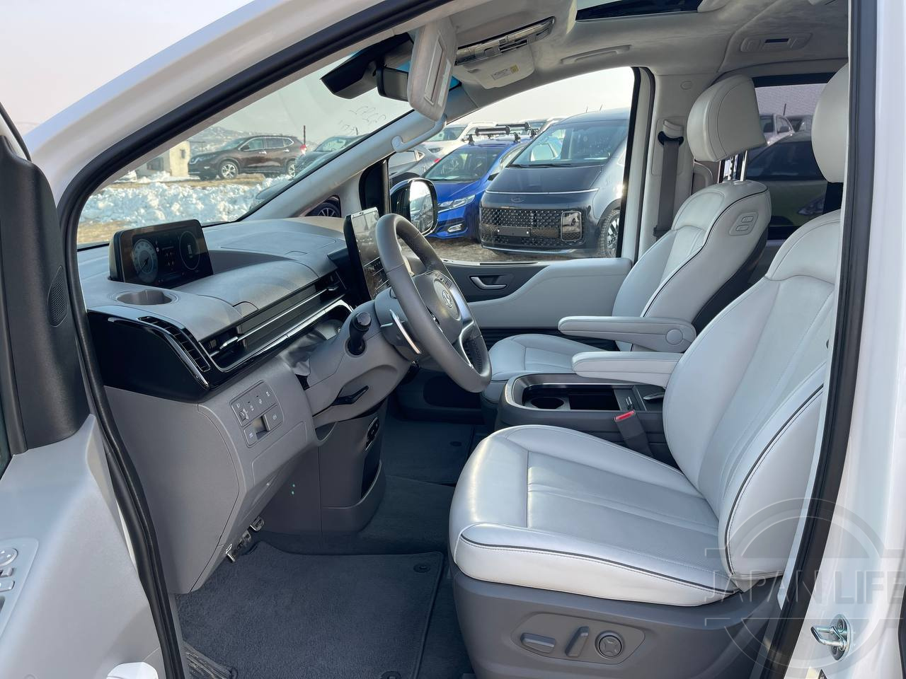 Фото Hyundai Staria - Japan Life 