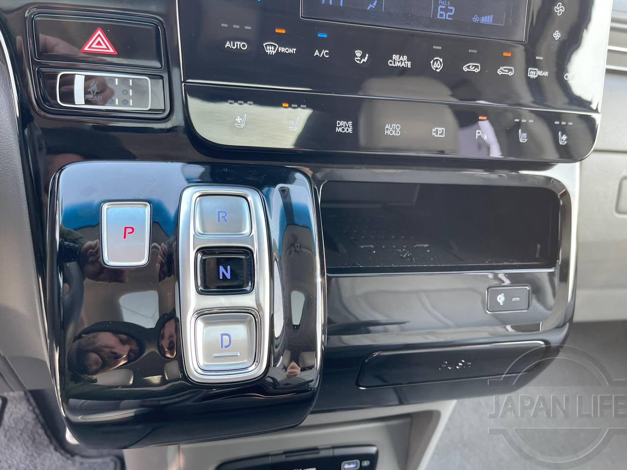 Фото Hyundai Staria - Japan Life 