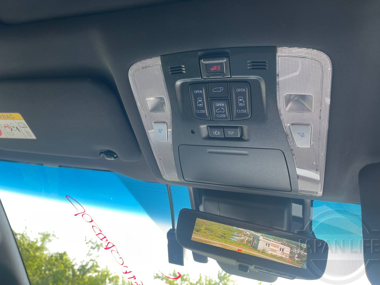 Фото Toyota Alphard - Japan Life 