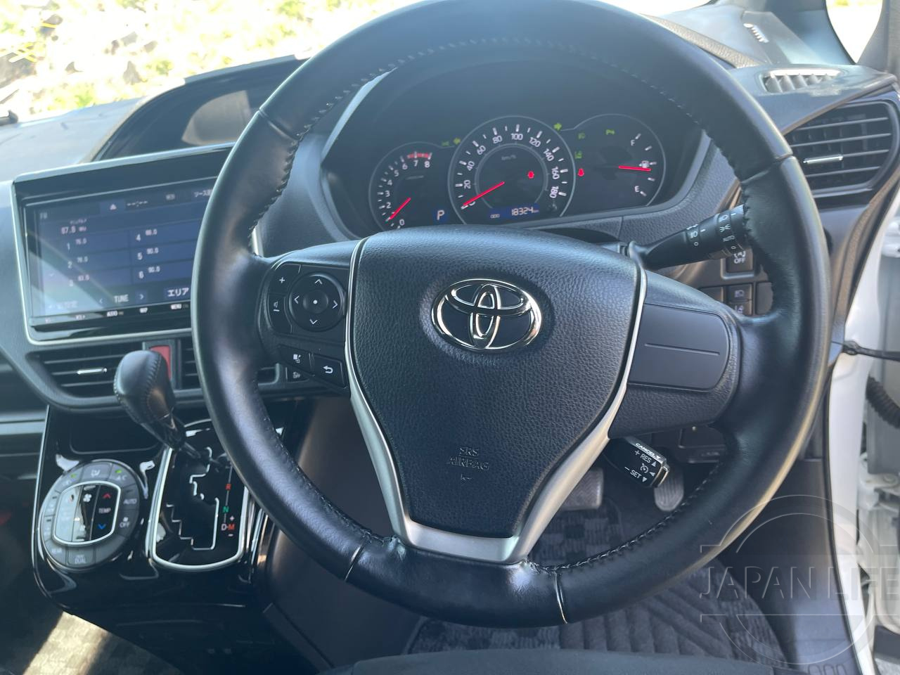 Фото Toyota Noah - Japan Life 