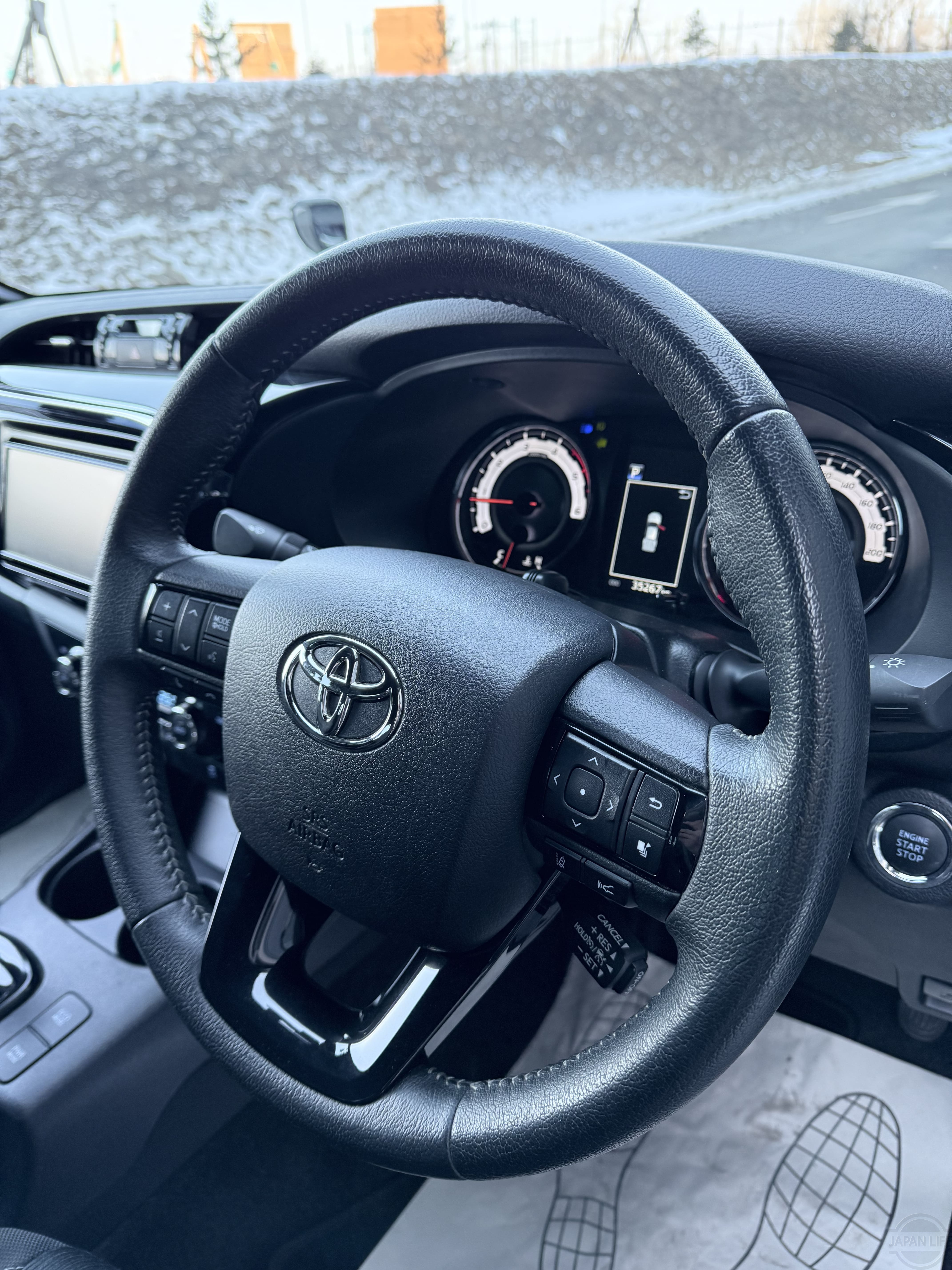 Фото Toyota Hilux - Japan Life 