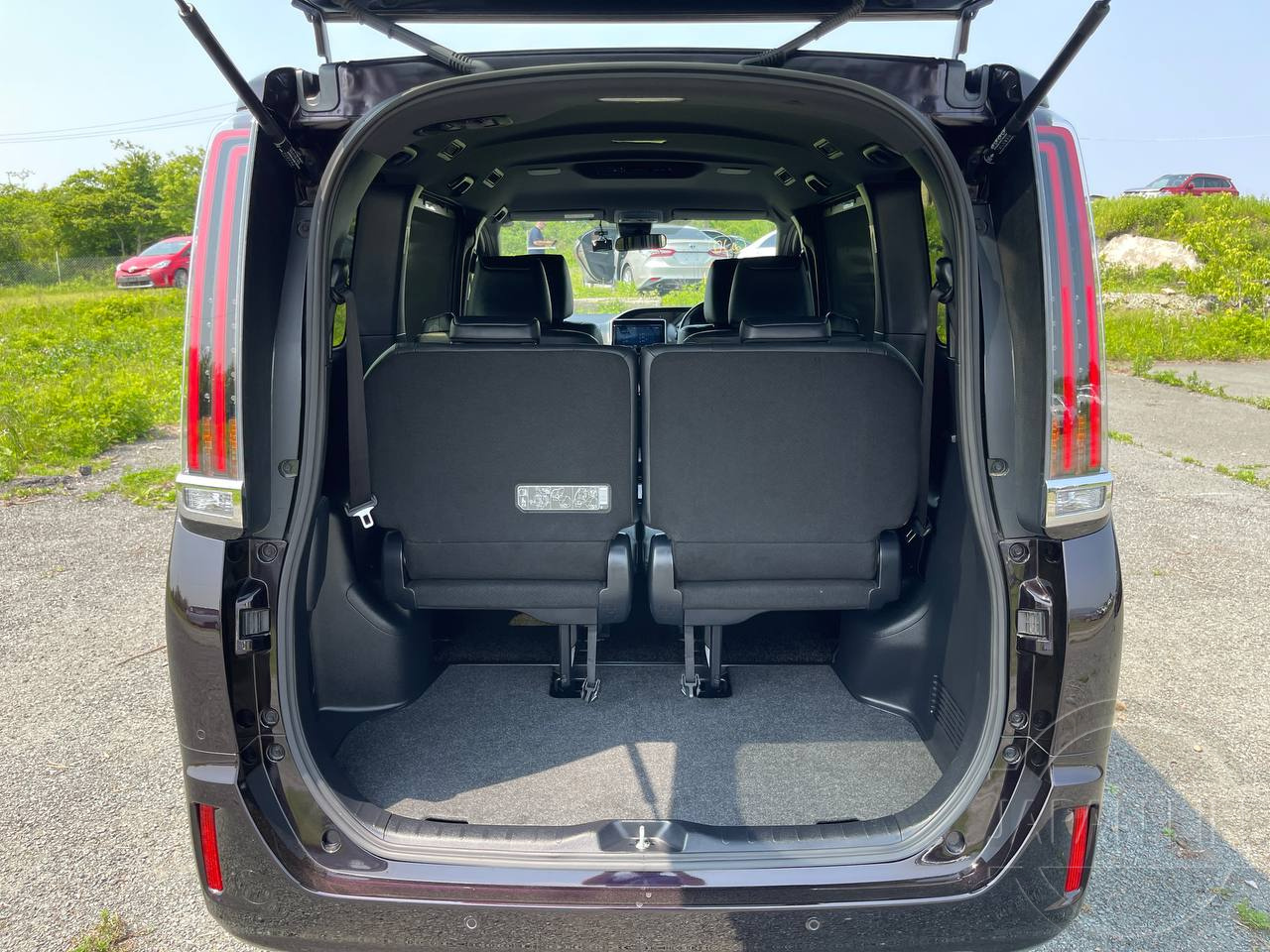 Фото Toyota Esquire - Japan Life 