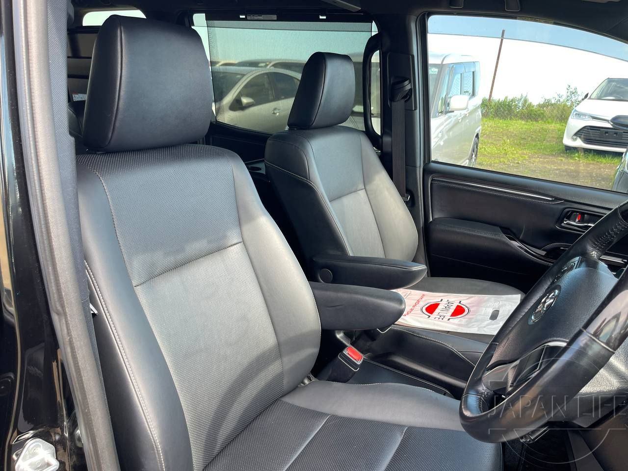 Фото Toyota Esquire - Japan Life 