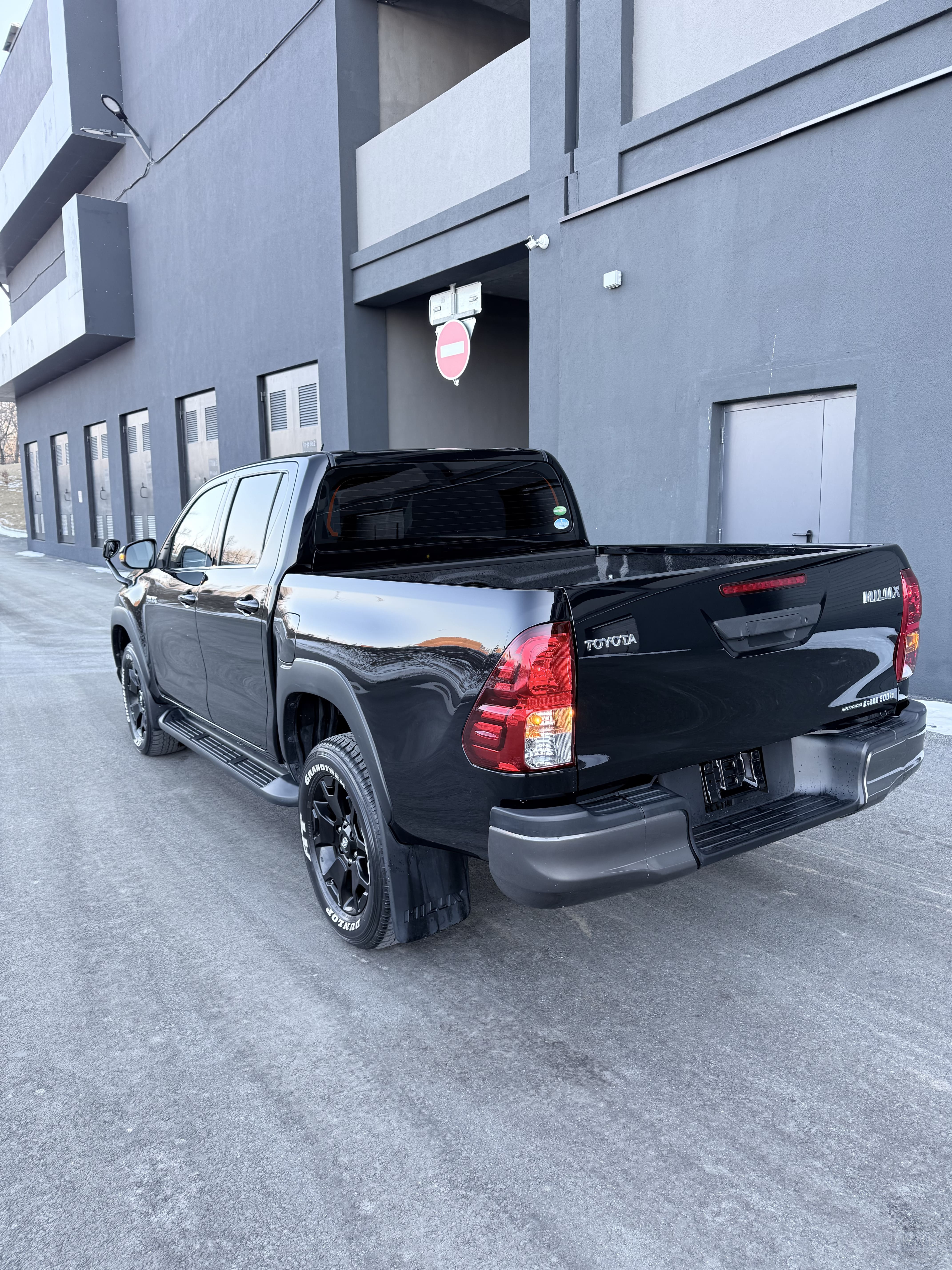 Фото Toyota Hilux - Japan Life 