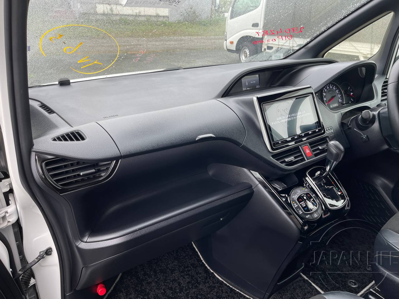 Фото Toyota Noah - Japan Life 