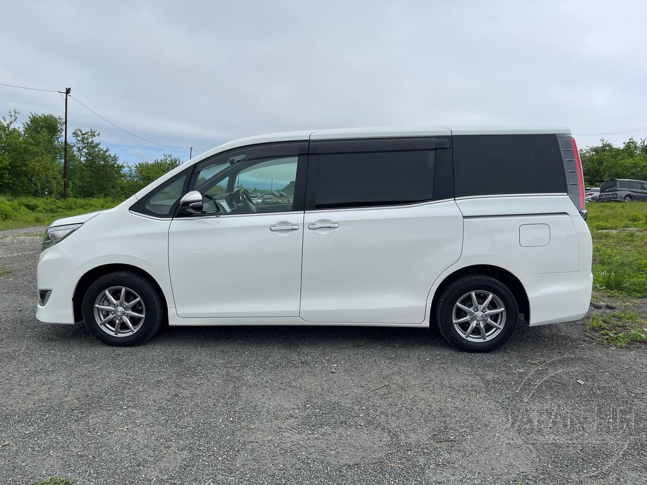 Фото Toyota Esquire - Japan Life 