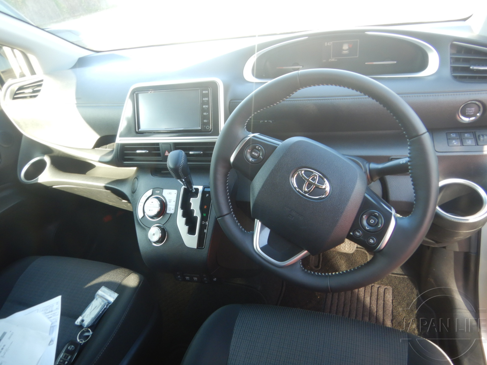 Фото Toyota Sienta - Japan Life 