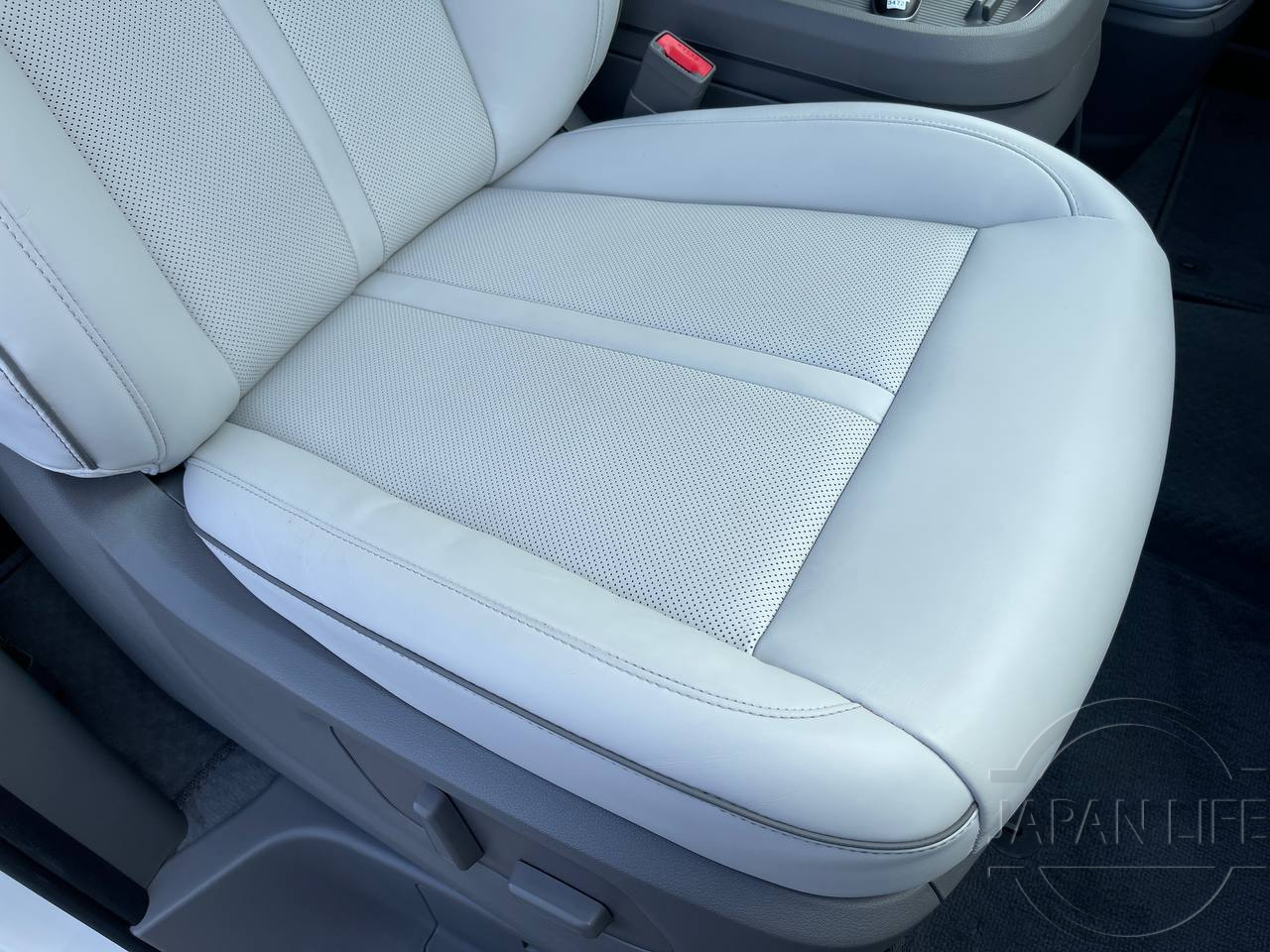 Фото Hyundai Staria - Japan Life 