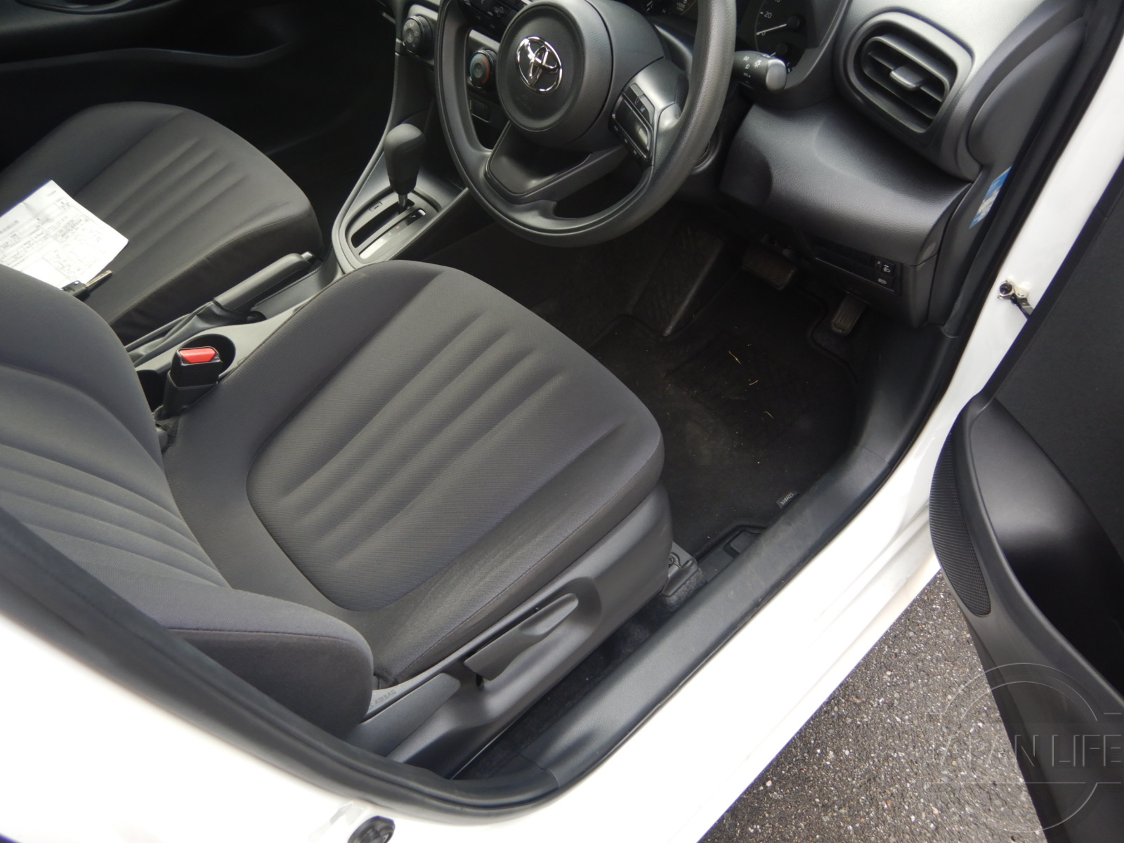 Фото Toyota Yaris - Japan Life 