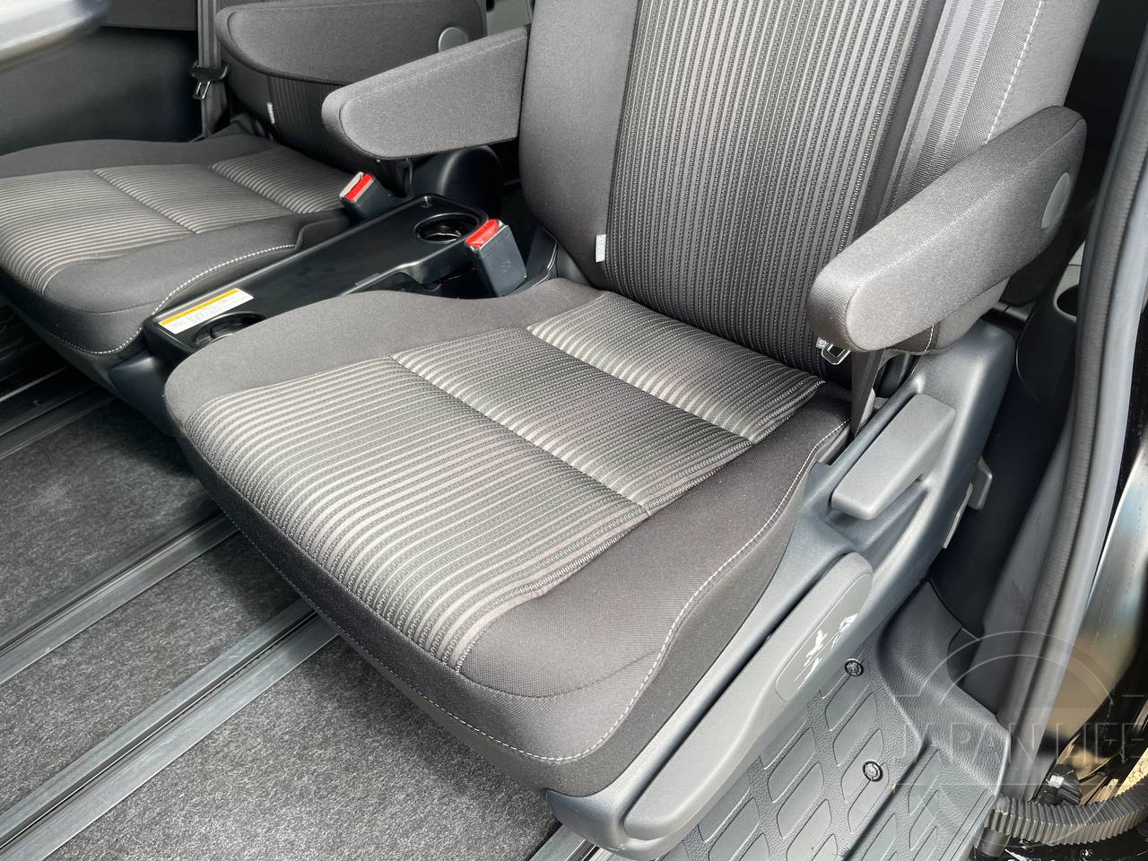 Фото Toyota Voxy - Japan Life 