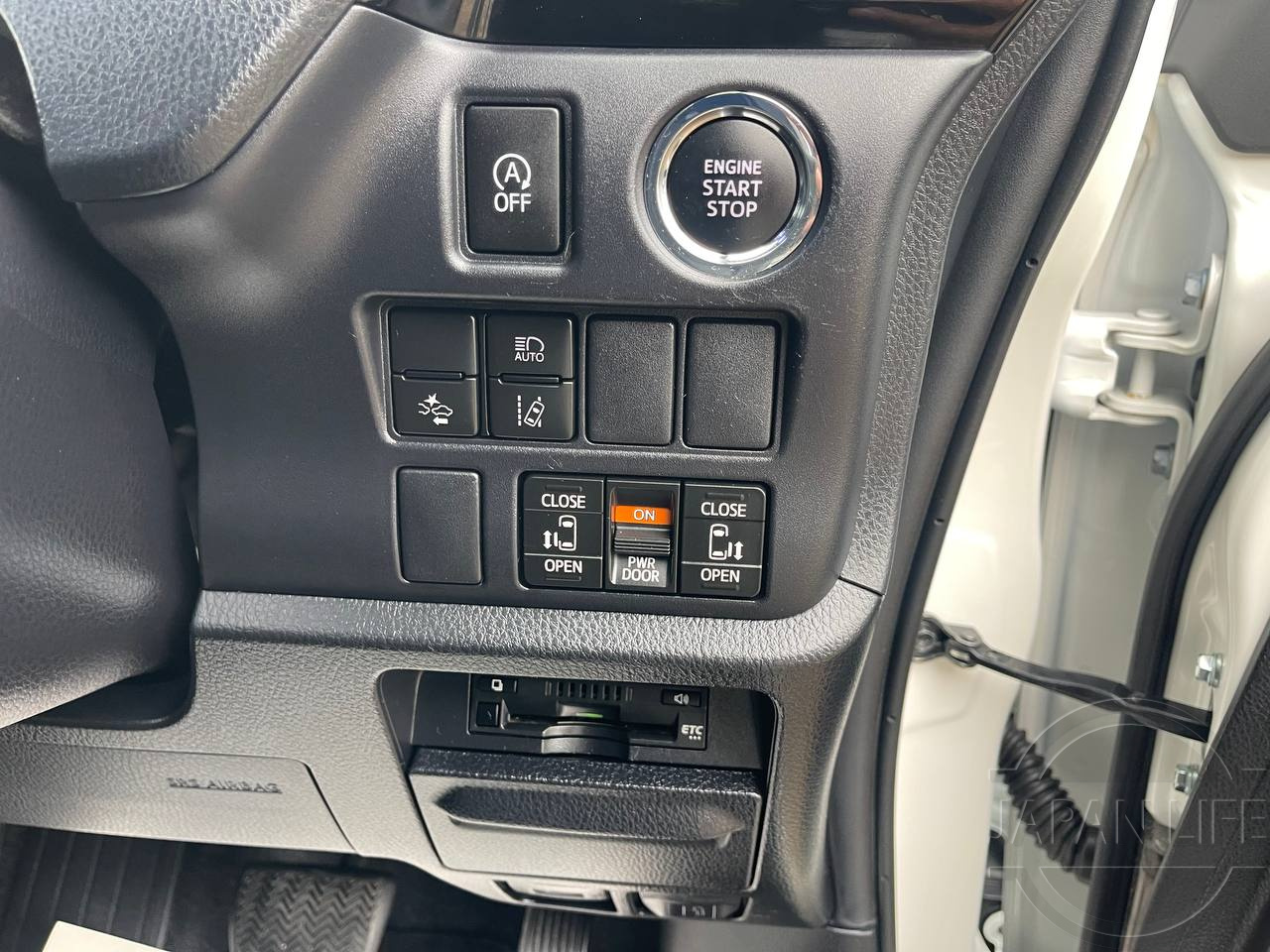 Фото Toyota Noah - Japan Life 