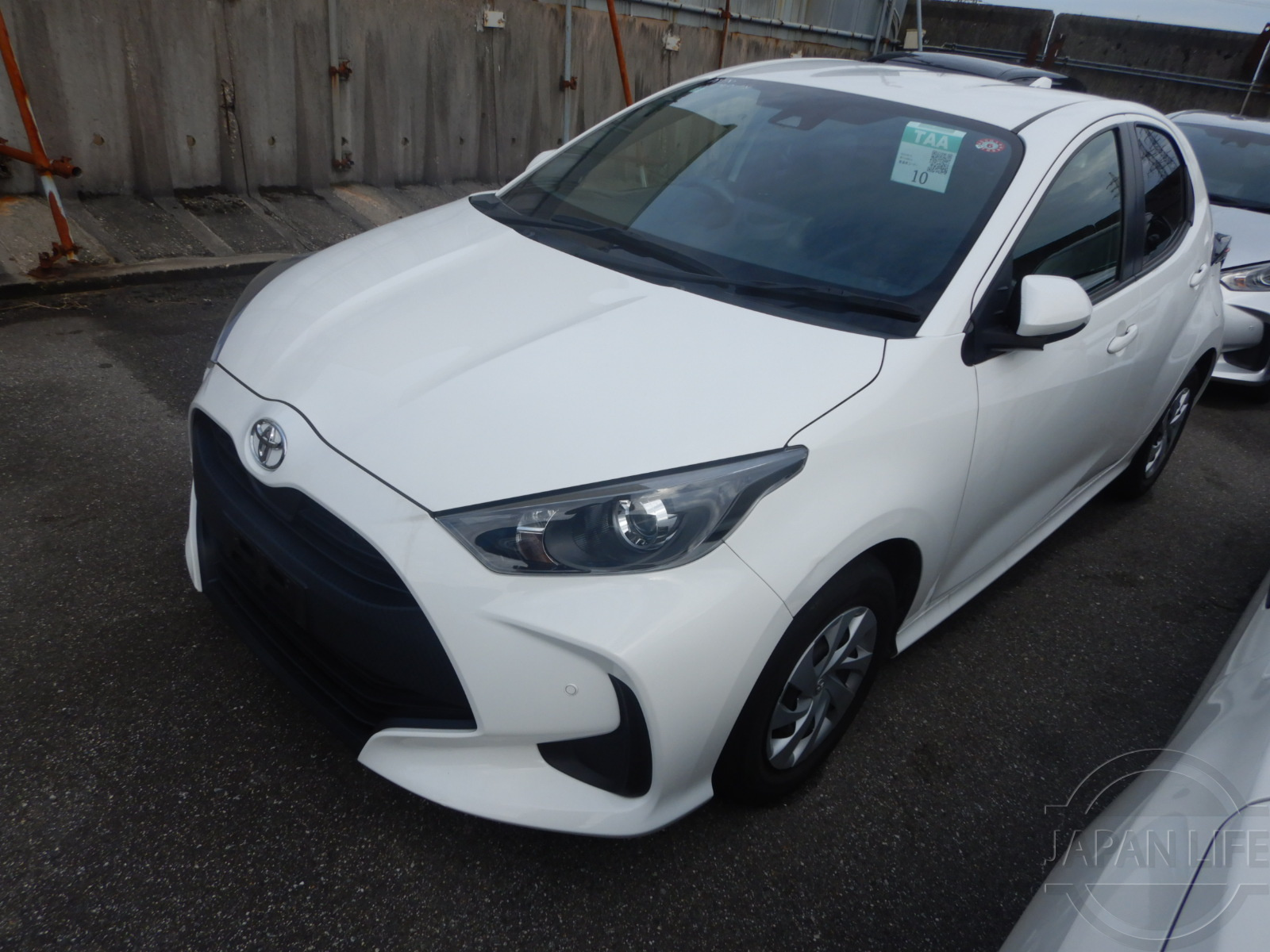 Фото Toyota Yaris - Japan Life 