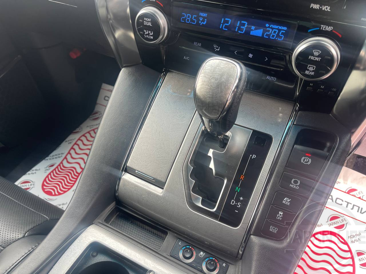 Фото Toyota Alphard - Japan Life 