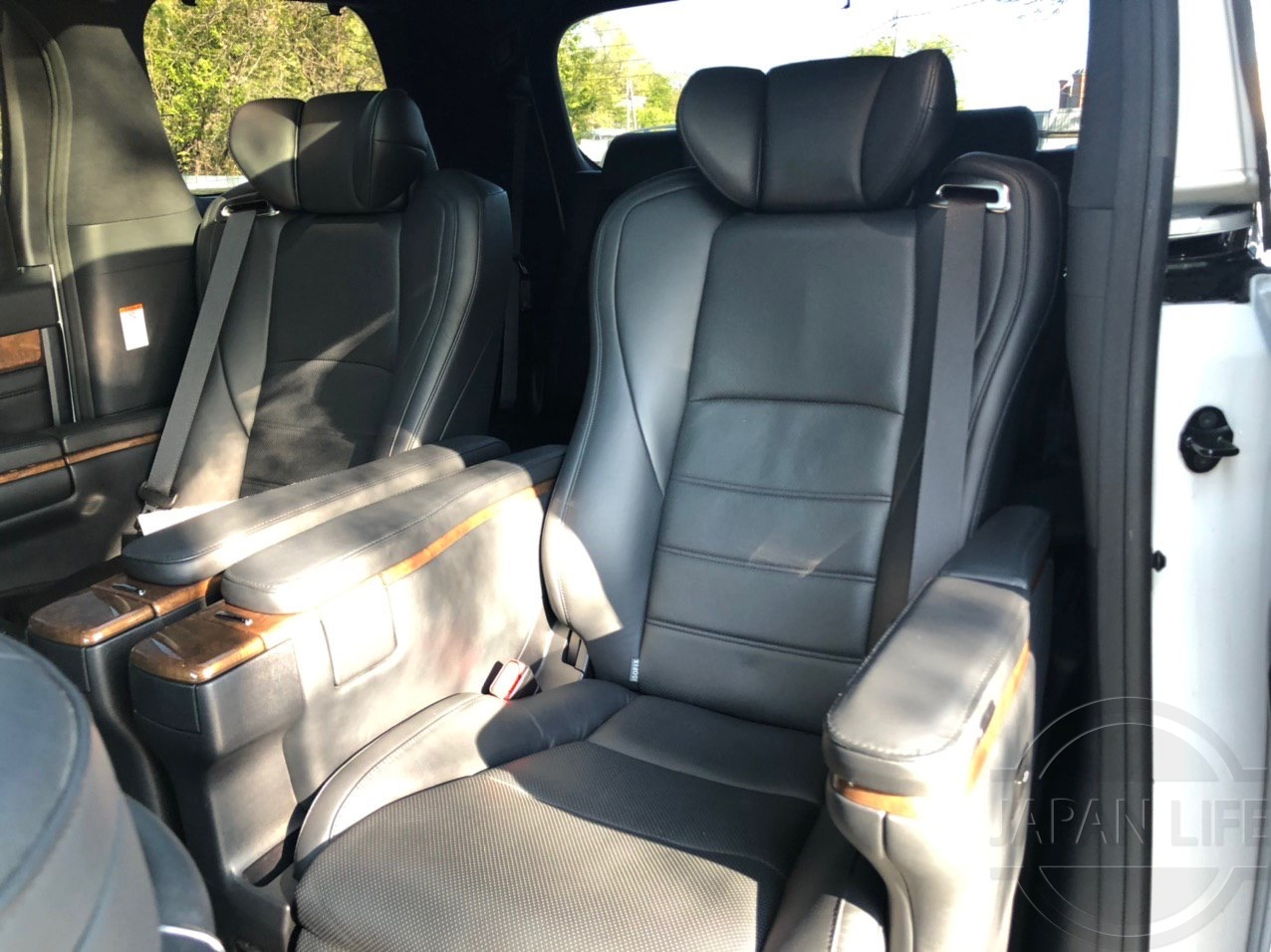 Фото Toyota Alphard Executive Lounge - Japan Life 