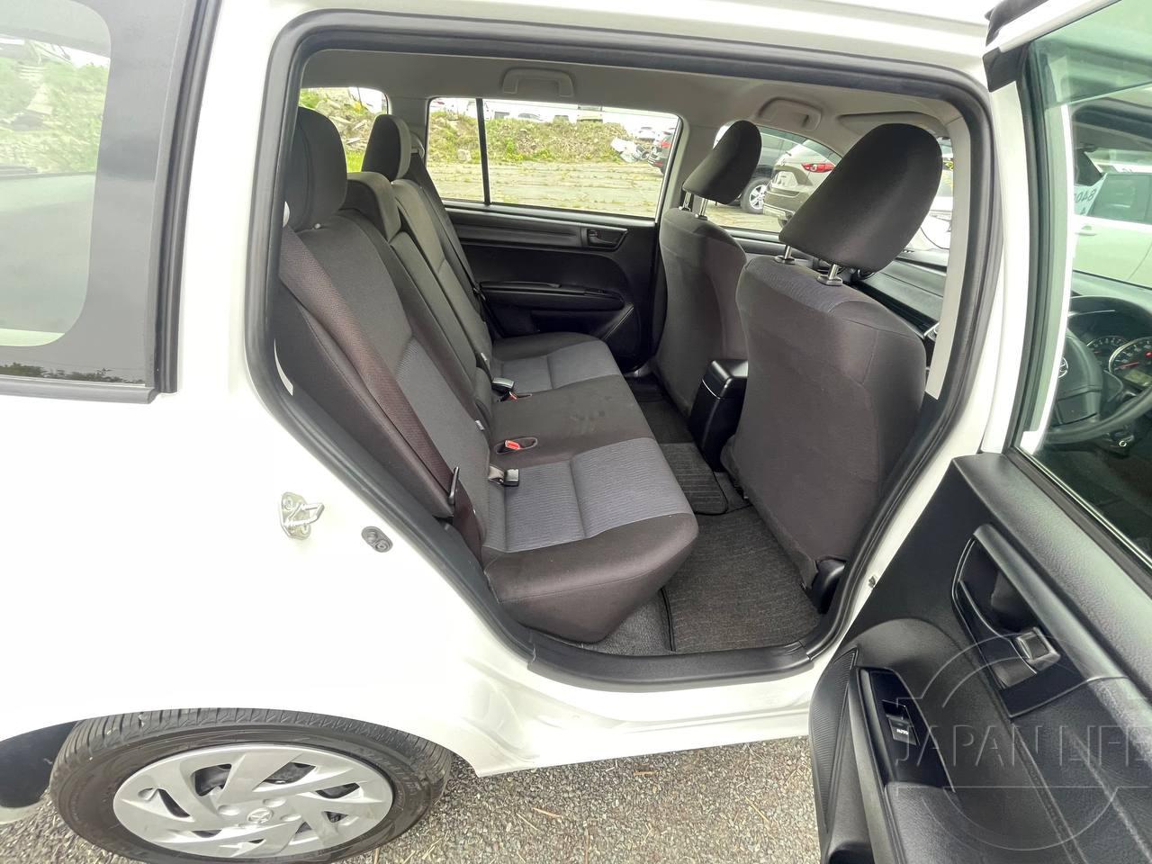 Фото Toyota Corolla Fielder - Japan Life 