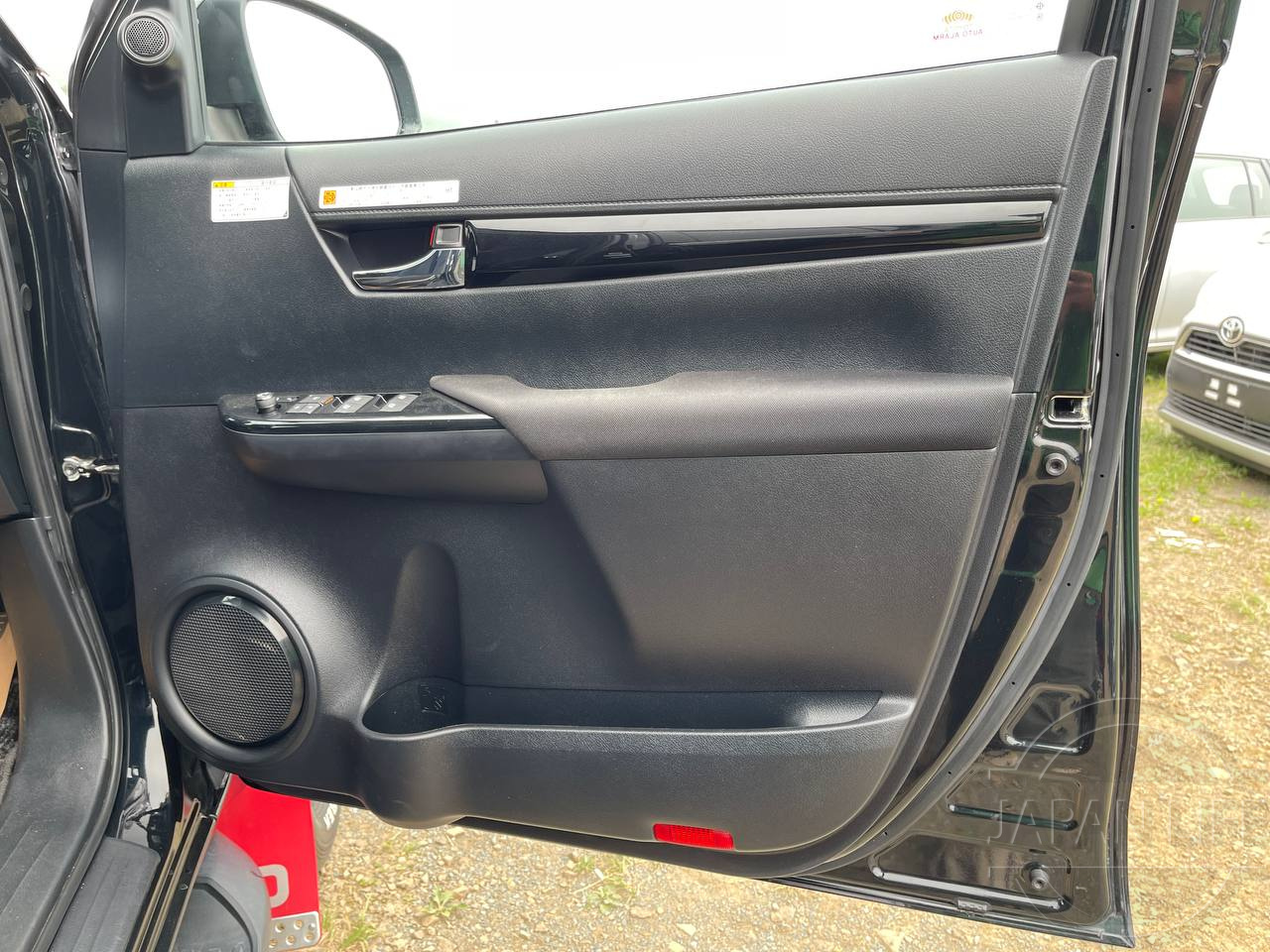 Фото Toyota Hilux - Japan Life 