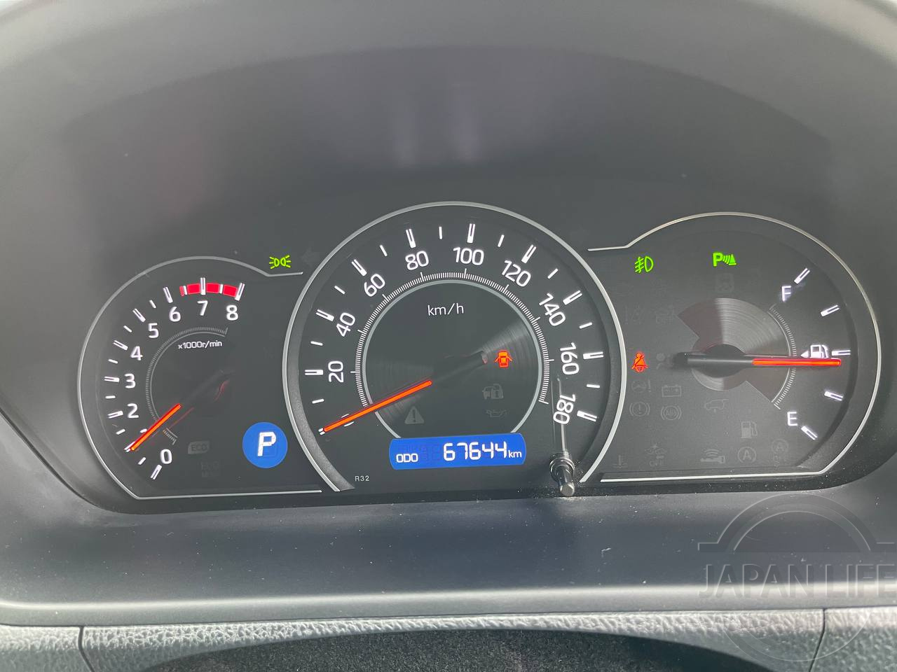 Фото Toyota Voxy - Japan Life 