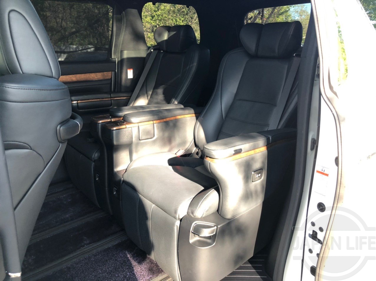 Фото Toyota Alphard Executive Lounge - Japan Life 