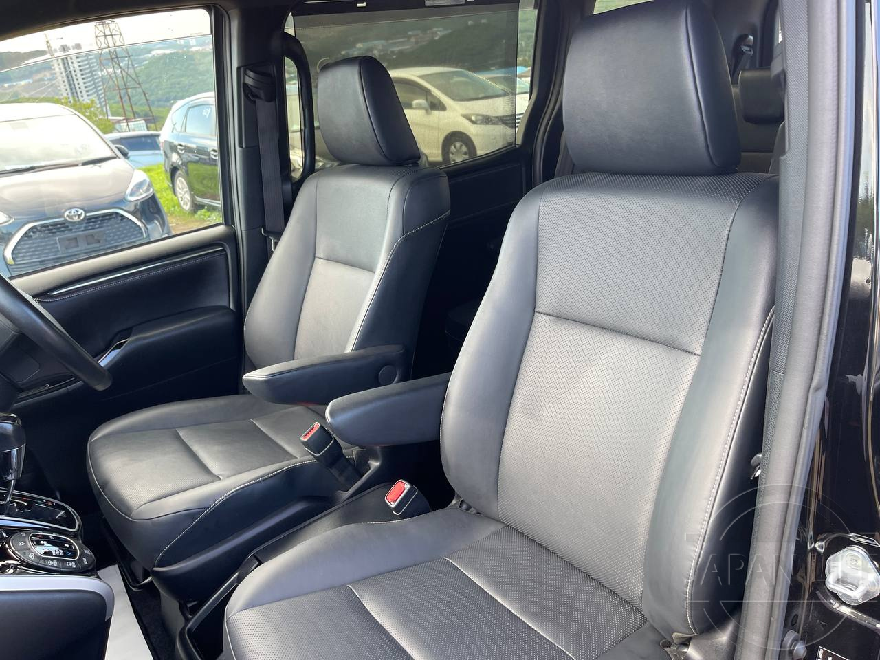 Фото Toyota Esquire - Japan Life 