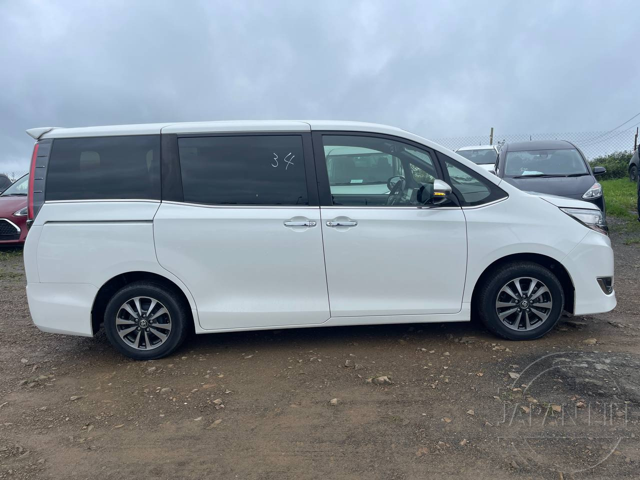 Фото Toyota Esquire - Japan Life 