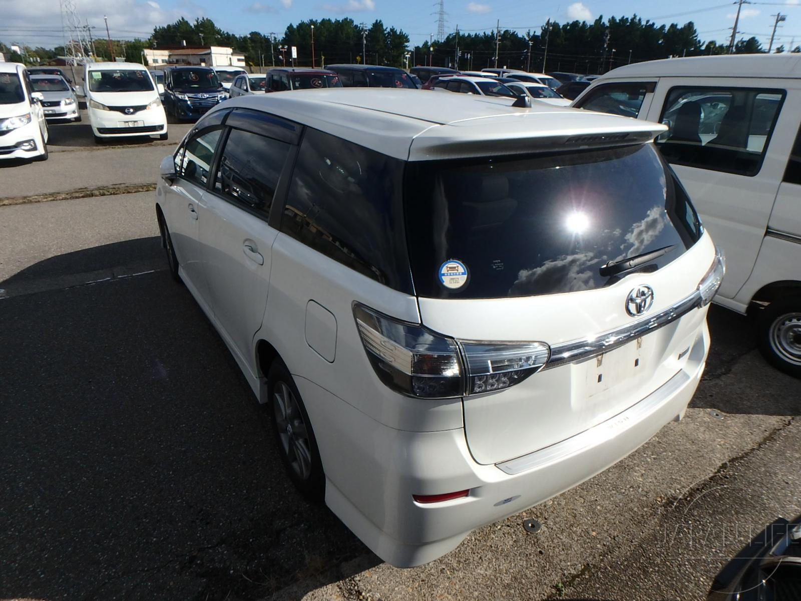 Фото Toyota Wish - Japan Life 