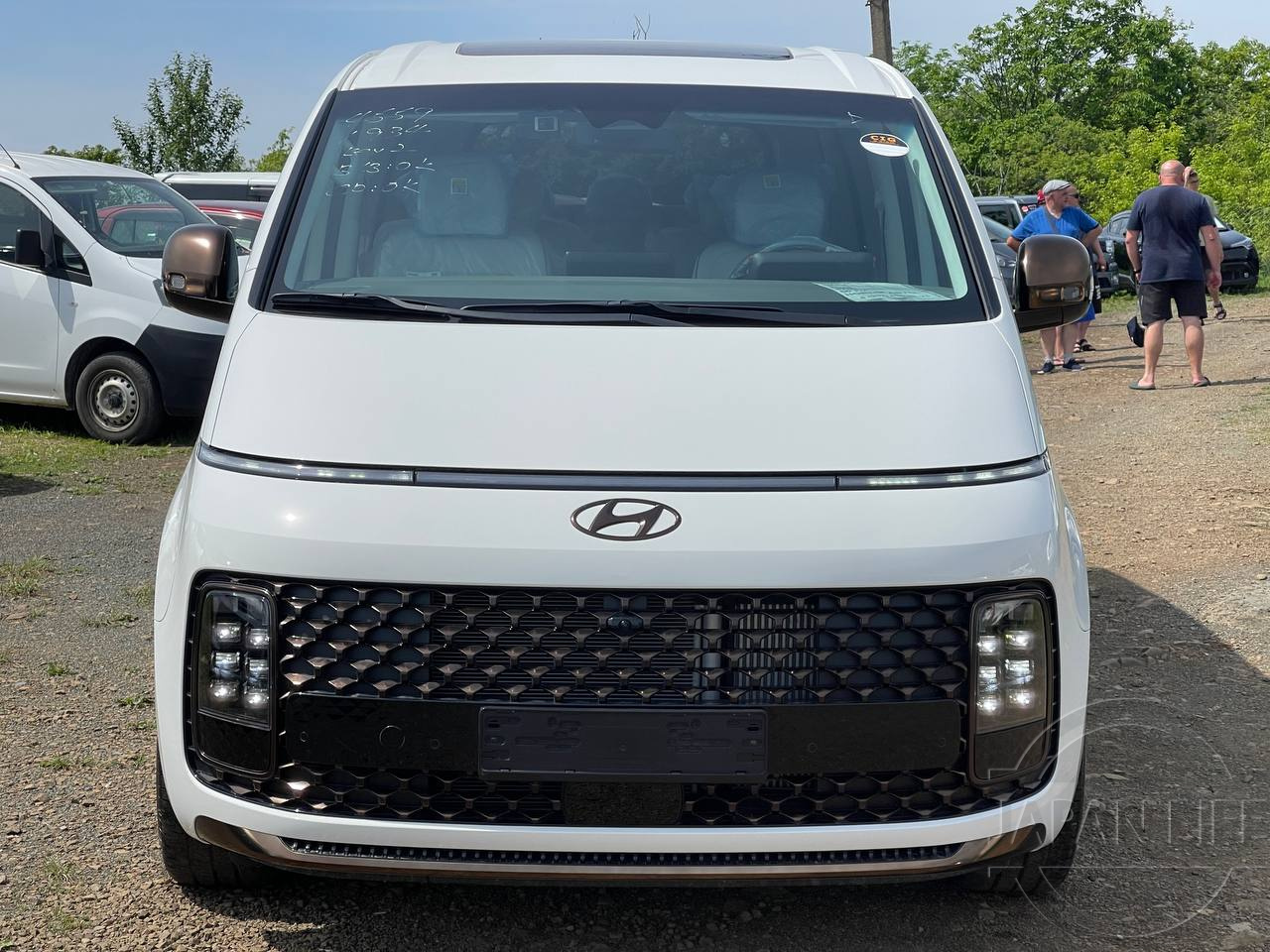 Фото Hyundai Staria - Japan Life 