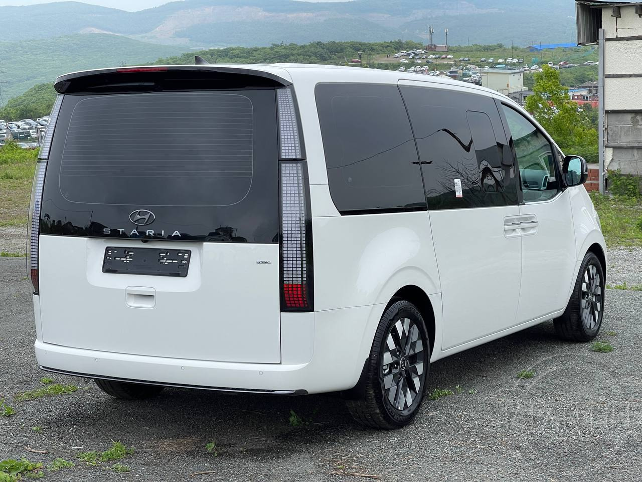 Фото Hyundai Staria - Japan Life 