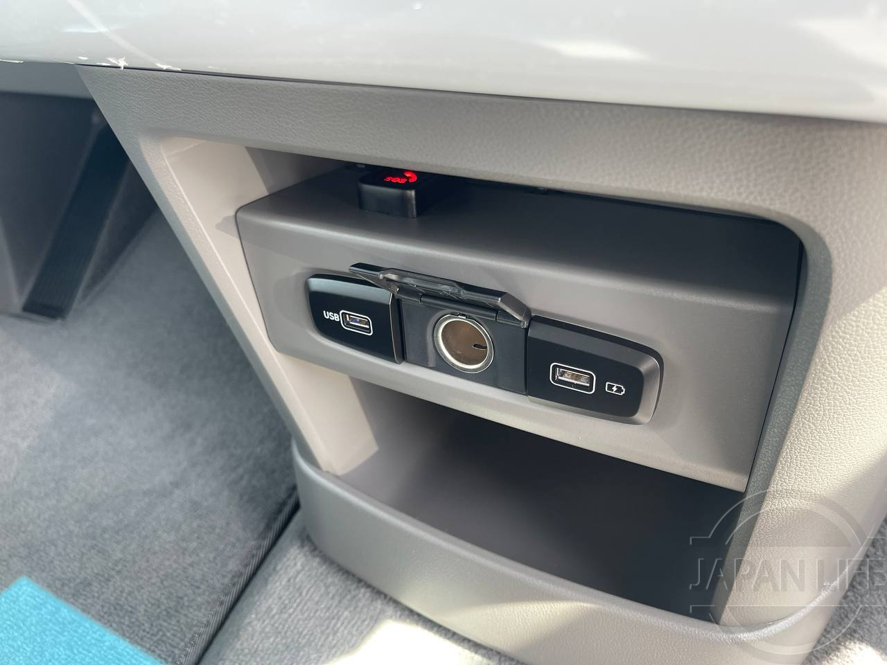 Фото Hyundai Staria - Japan Life 