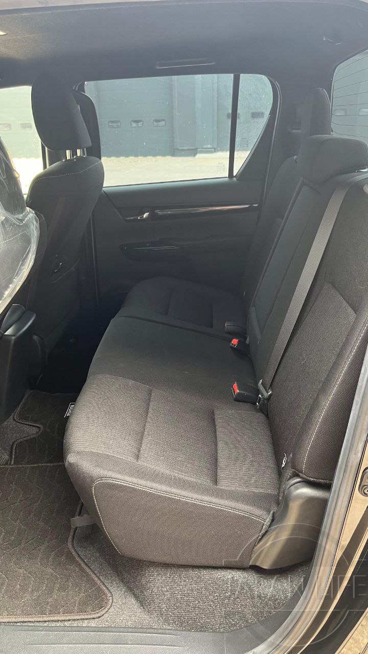 Фото Toyota Hilux - Japan Life 