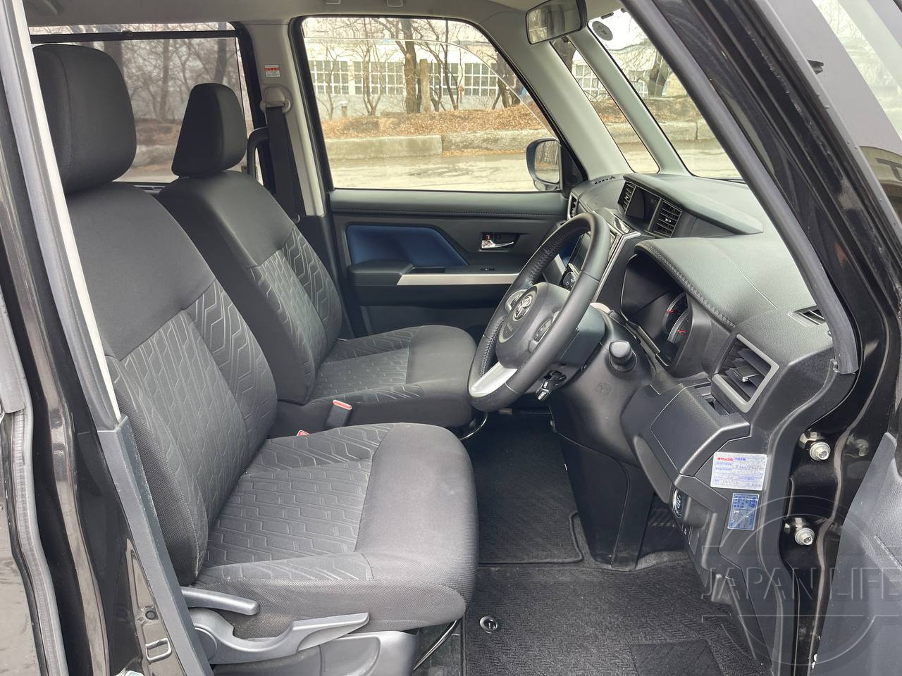 Фото Toyota Tank - Japan Life 