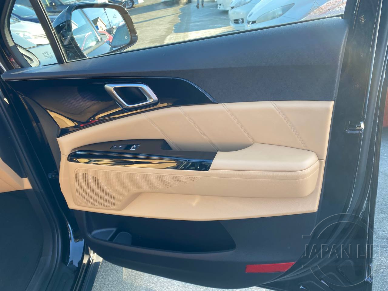 Фото Kia Carnival - Japan Life 