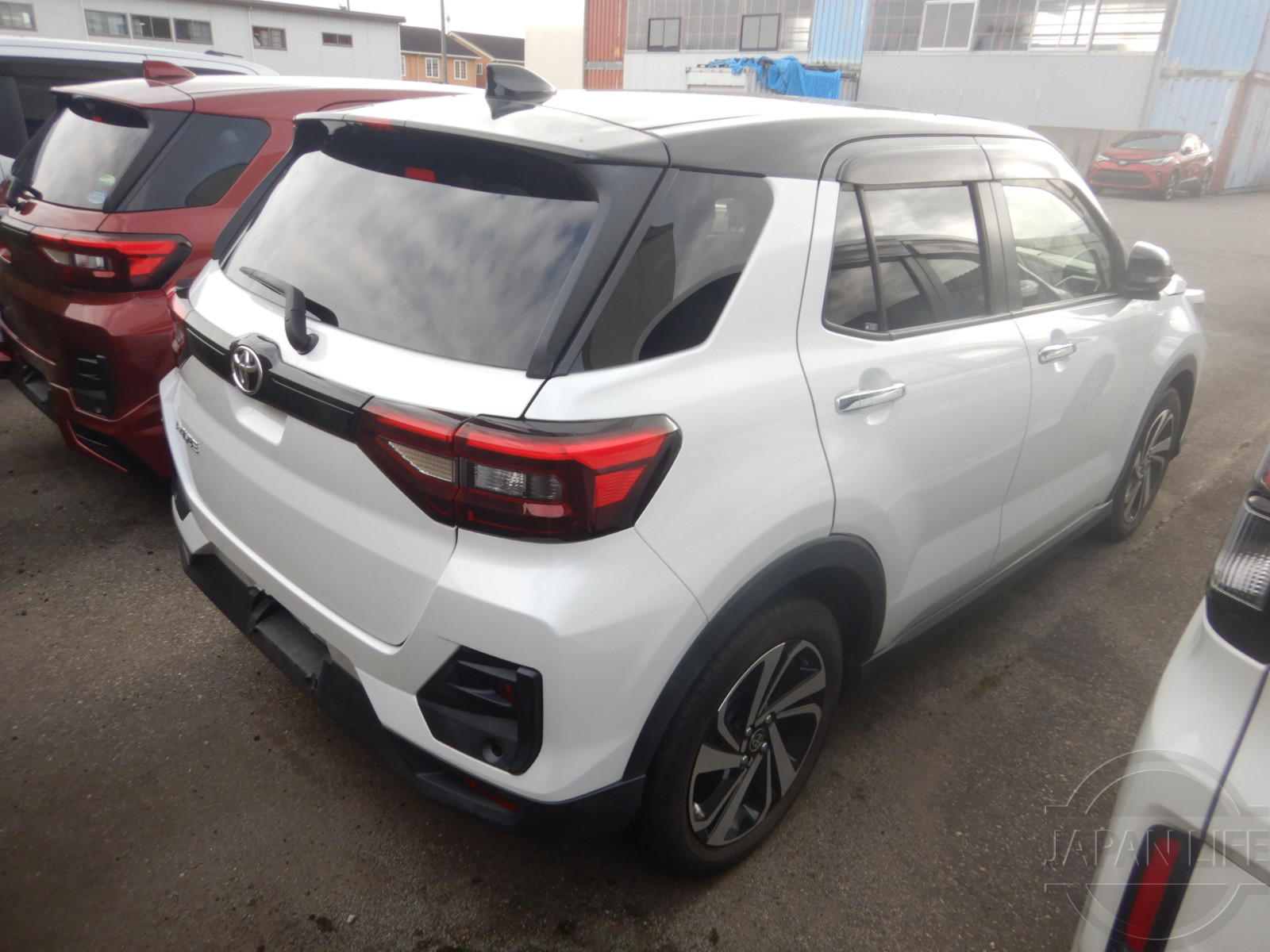 Фото Toyota Raize - Japan Life 