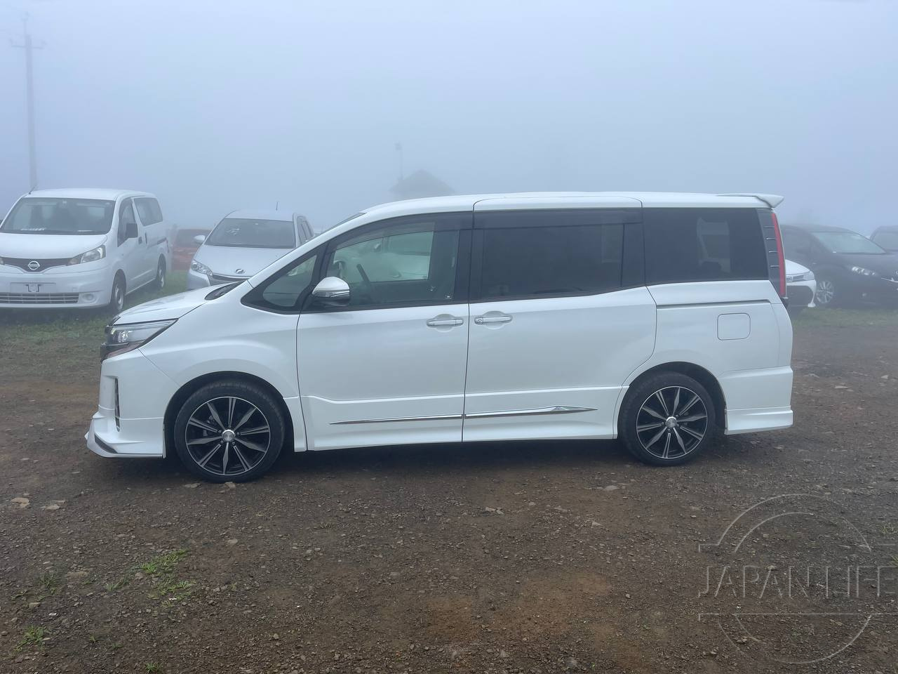Фото Toyota Noah - Japan Life 