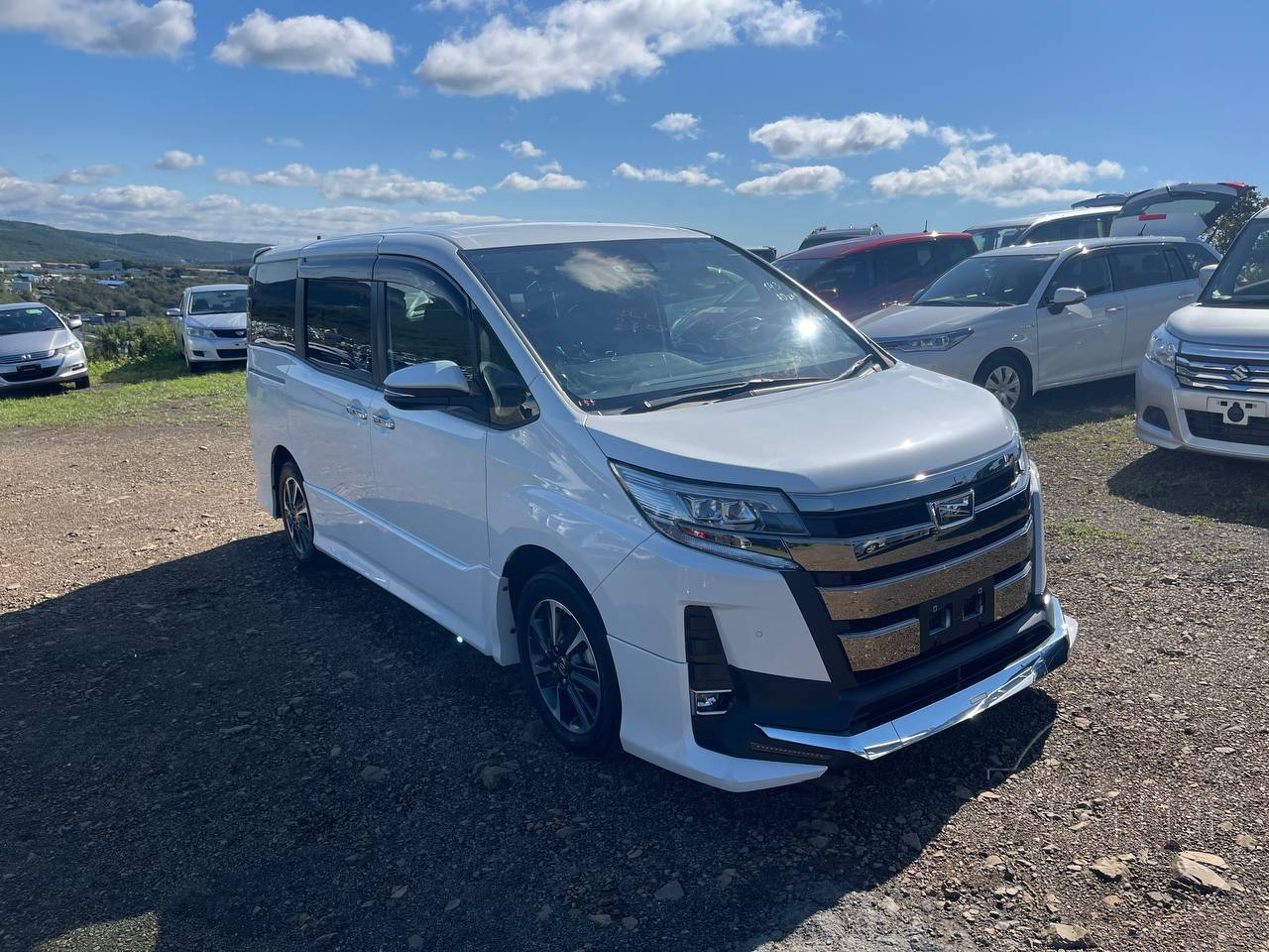 Фото Toyota Noah - Japan Life 