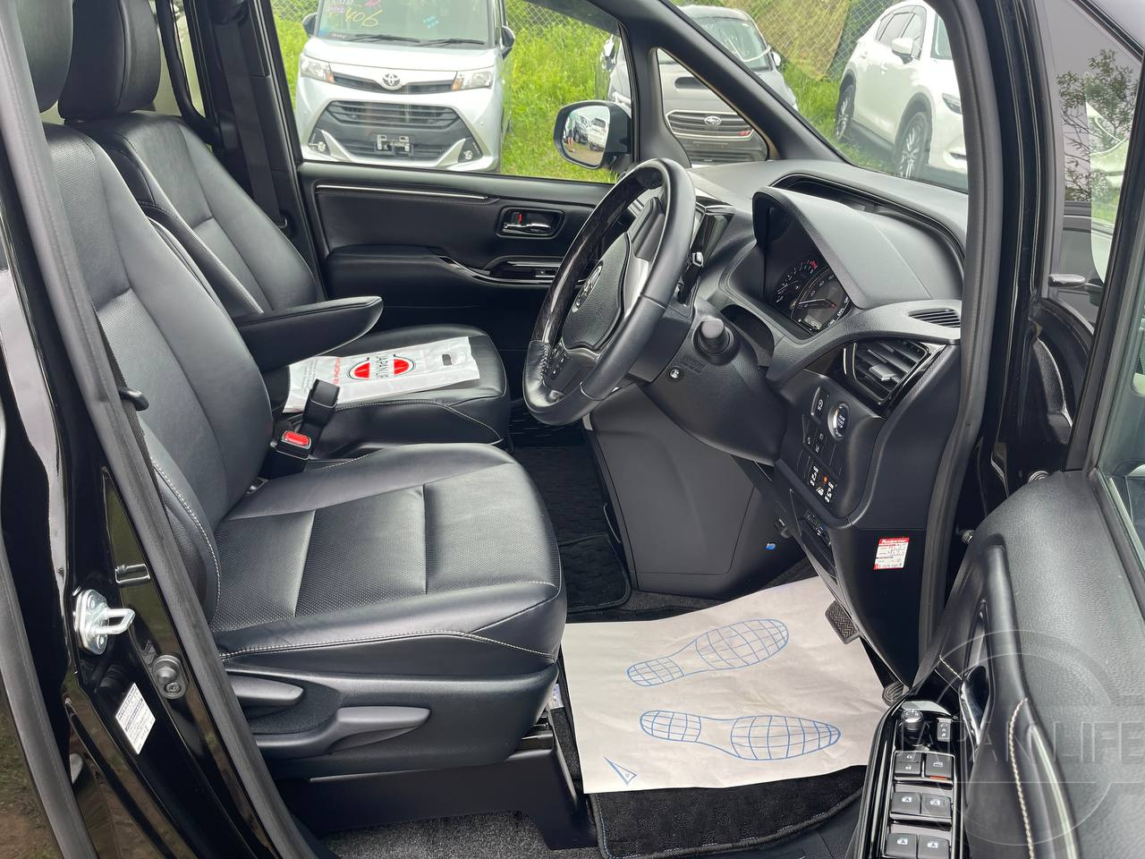 Фото Toyota Esquire - Japan Life 