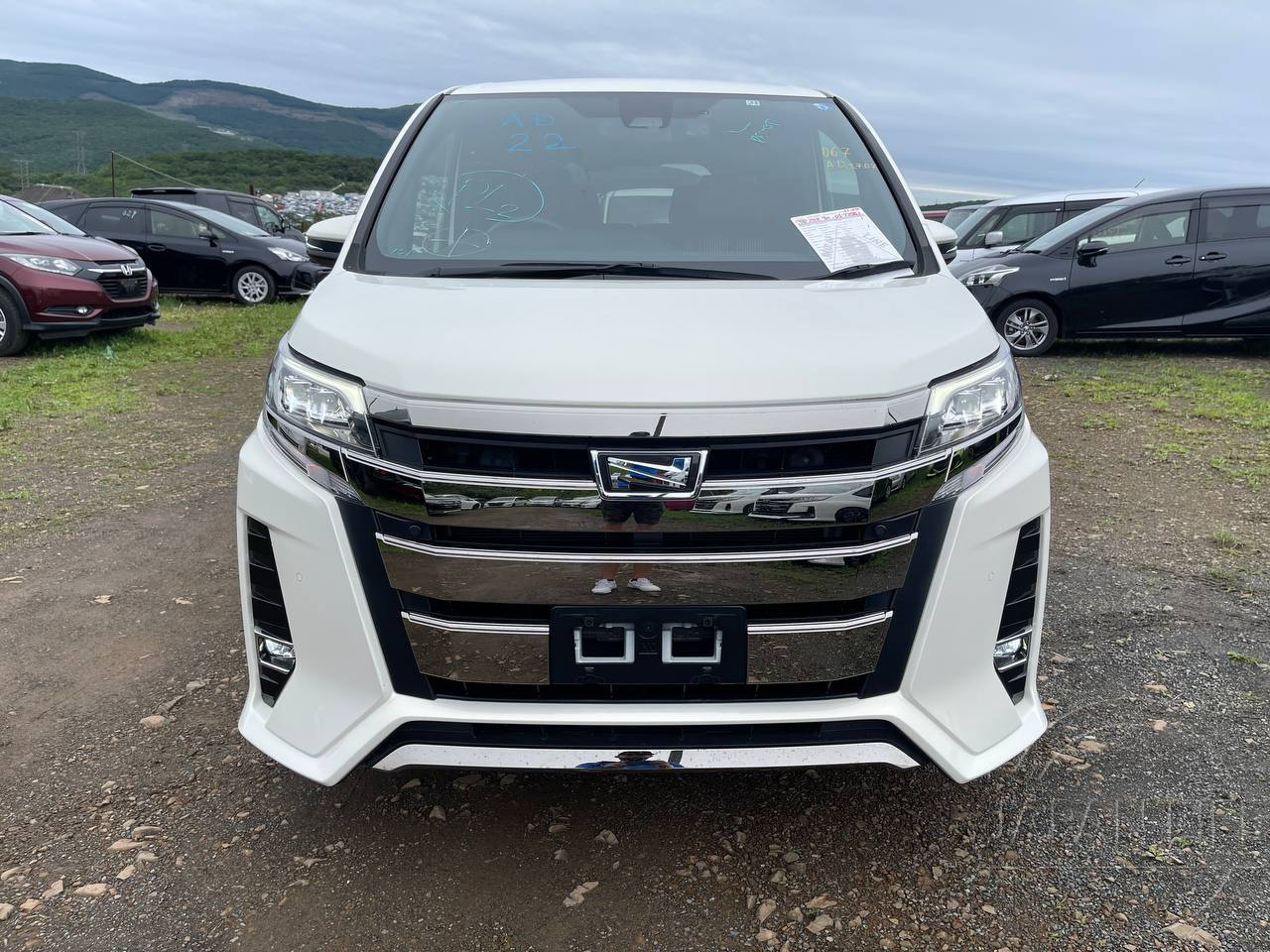 Фото Toyota Noah - Japan Life 