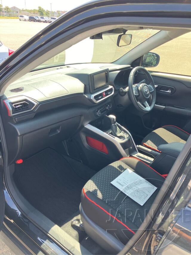 Фото Toyota Raize - Japan Life 