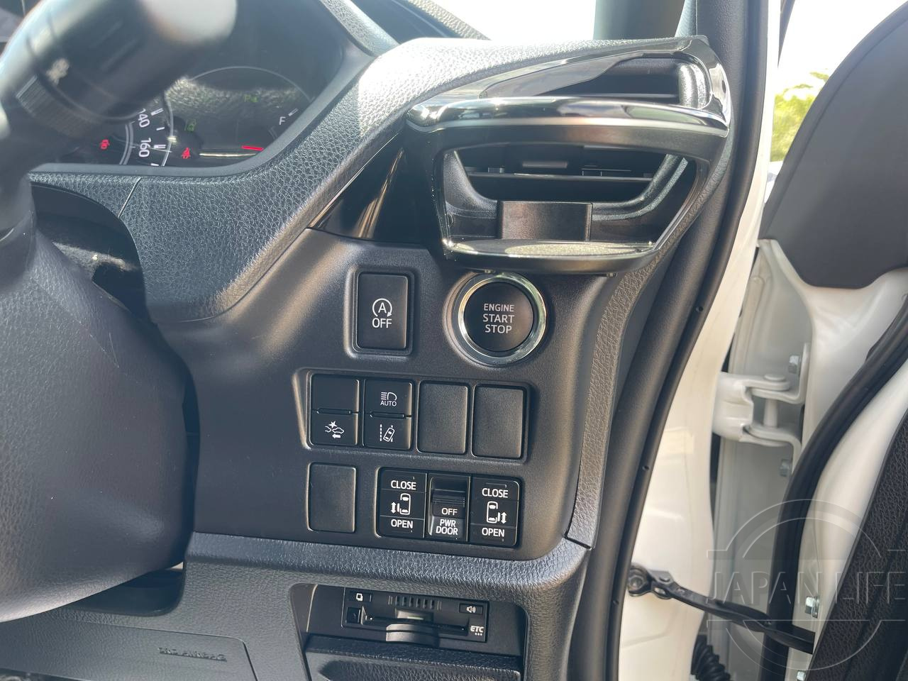 Фото Toyota Noah - Japan Life 