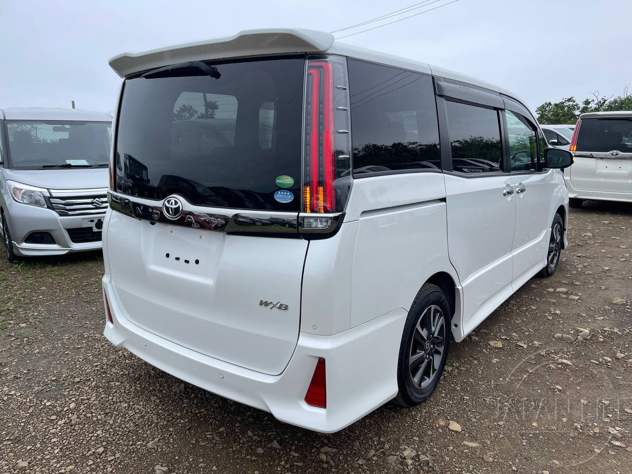 Фото Toyota Noah - Japan Life 