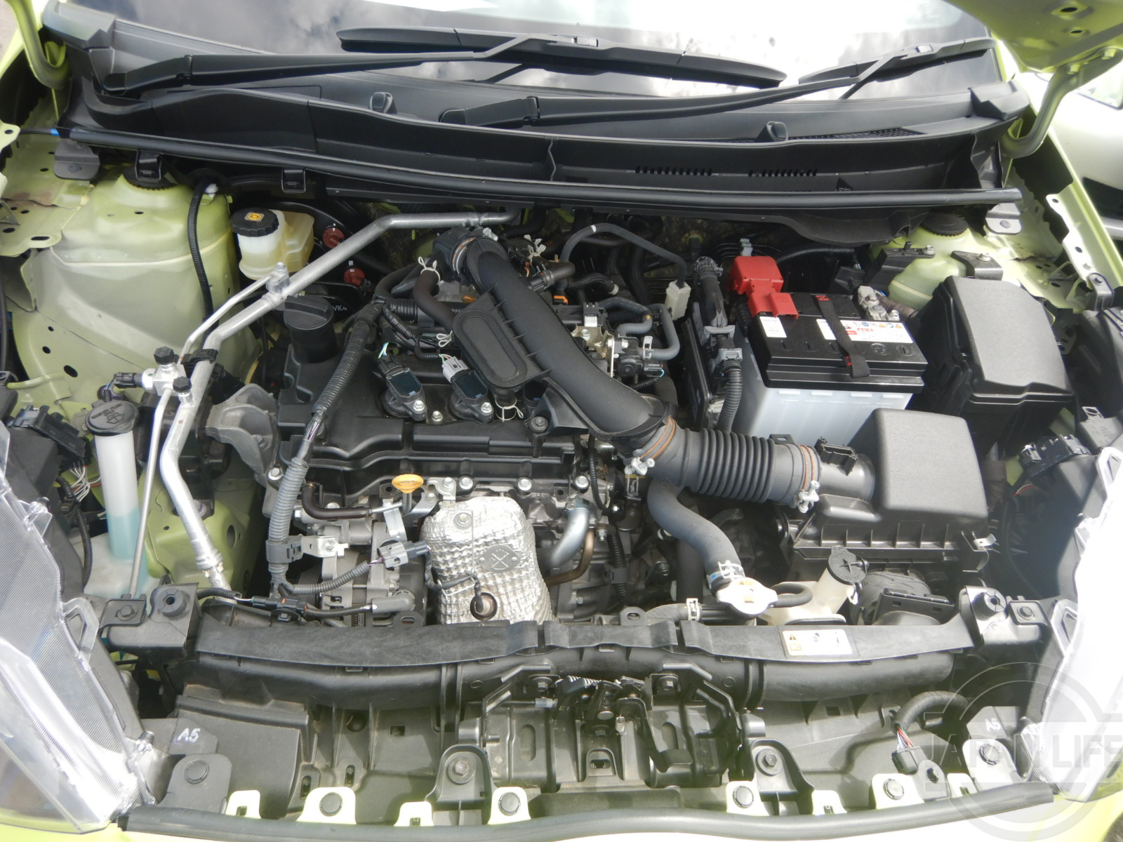 Фото Toyota Yaris - Japan Life 