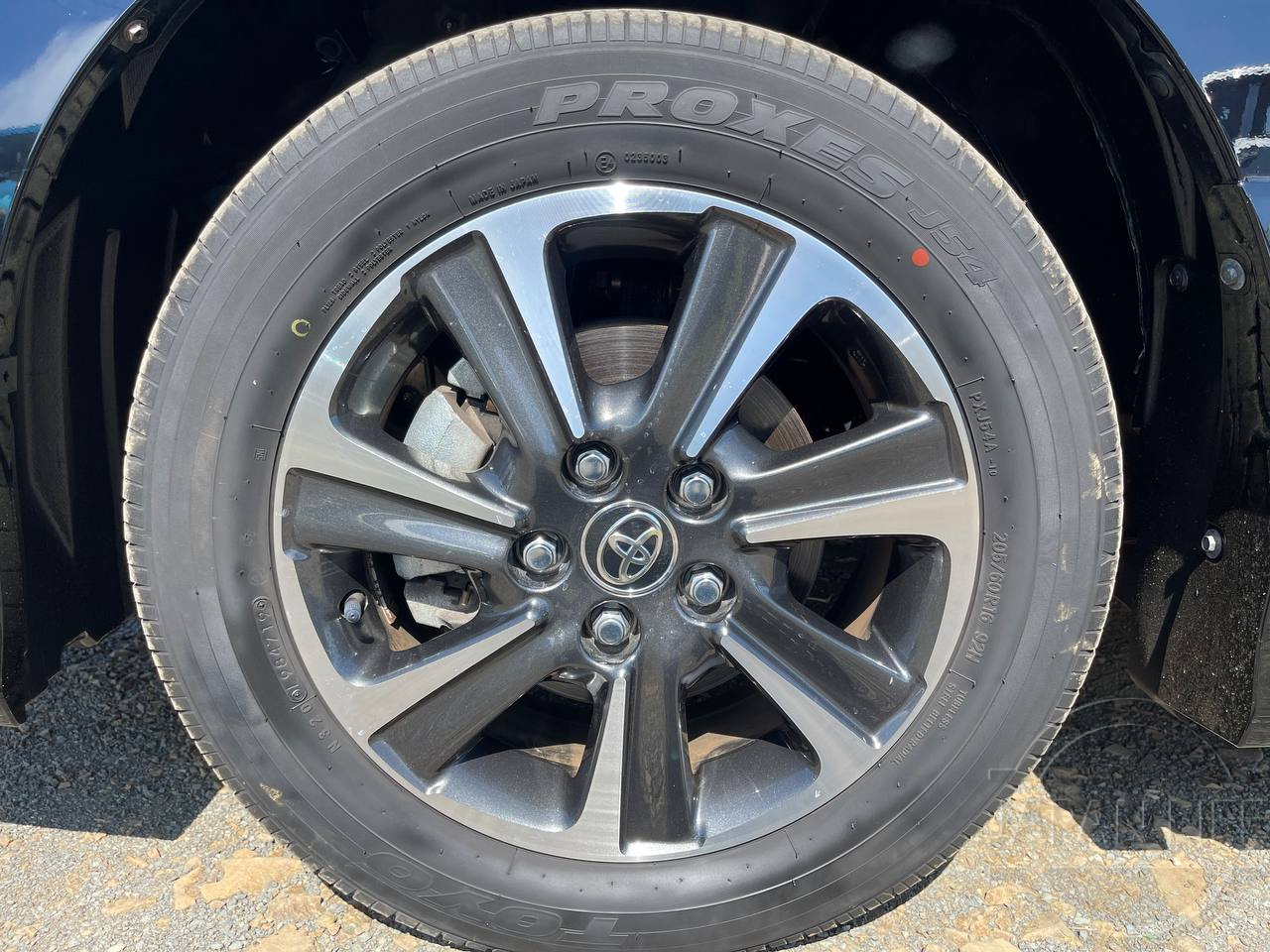 Фото Toyota Voxy - Japan Life 