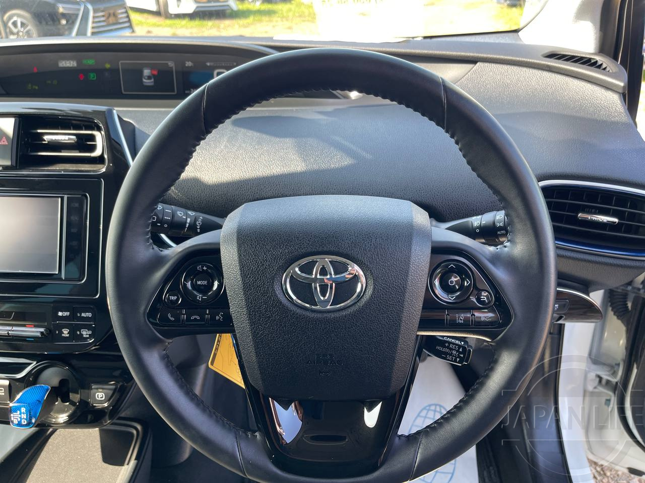 Фото Toyota Prius - Japan Life 