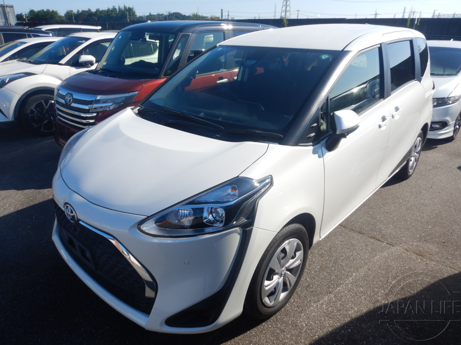 Фото Toyota Sienta - Japan Life 