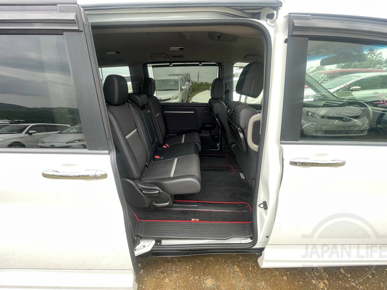 Фото Honda Stepwgn - Japan Life 